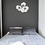 New F5 Neuf Cosy Lumineux proche siége Michelin